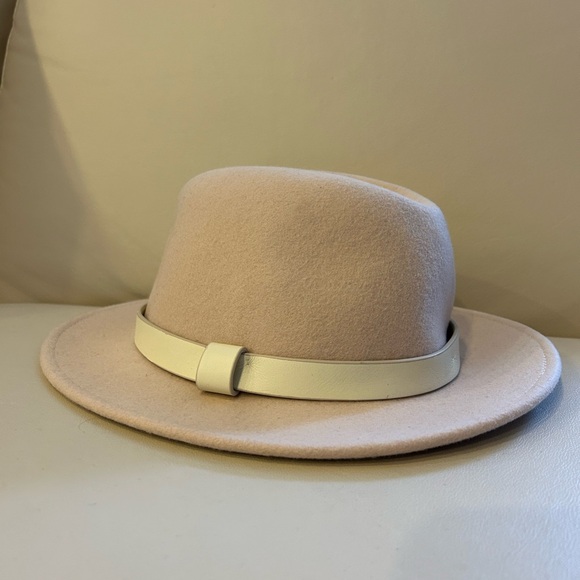 J Crew 100% wool hat light pink NWT - Picture 2 of 4